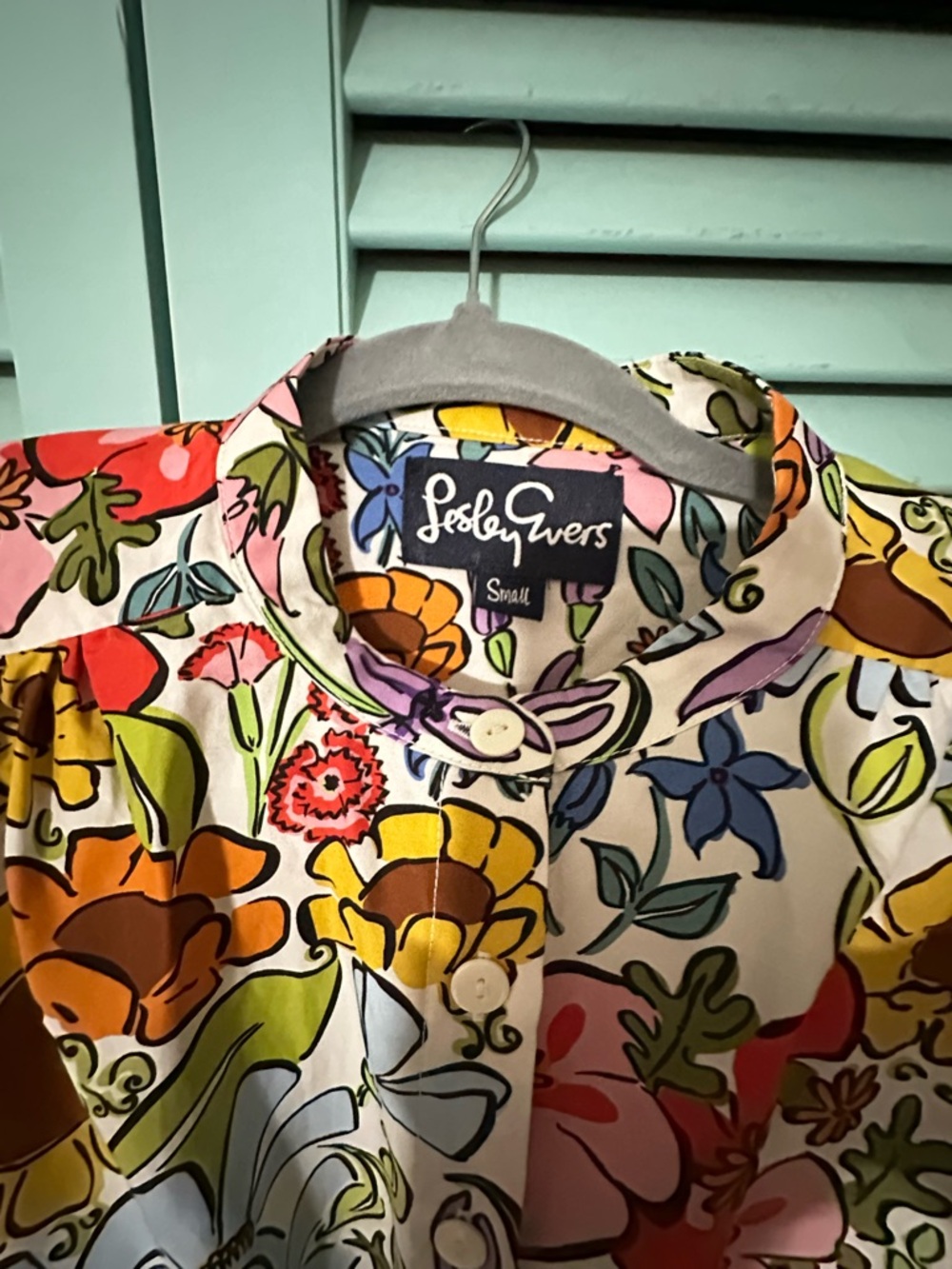Lesley Evers Multicolor Floral Button-Front Blouse - Picture 3 of 7